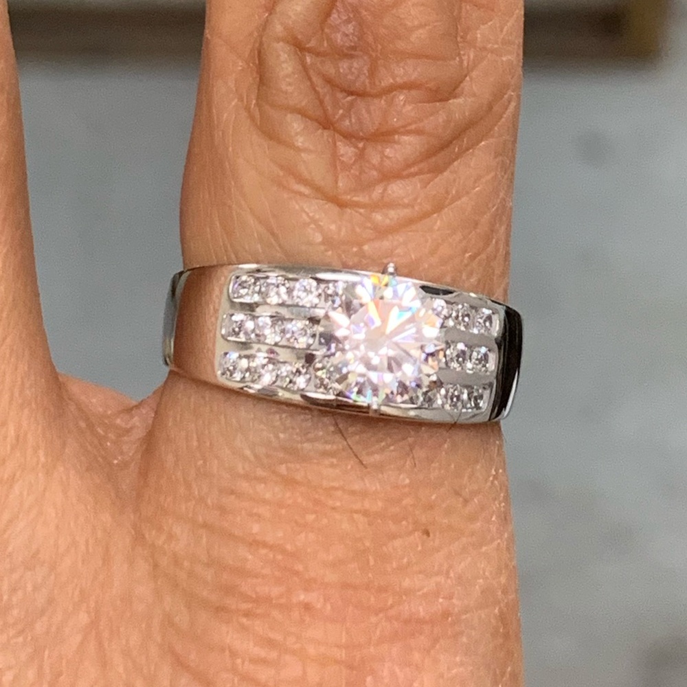 New 2.85 Ct 14k white Gold Round Engagement Ring - Picture 7 of 8
